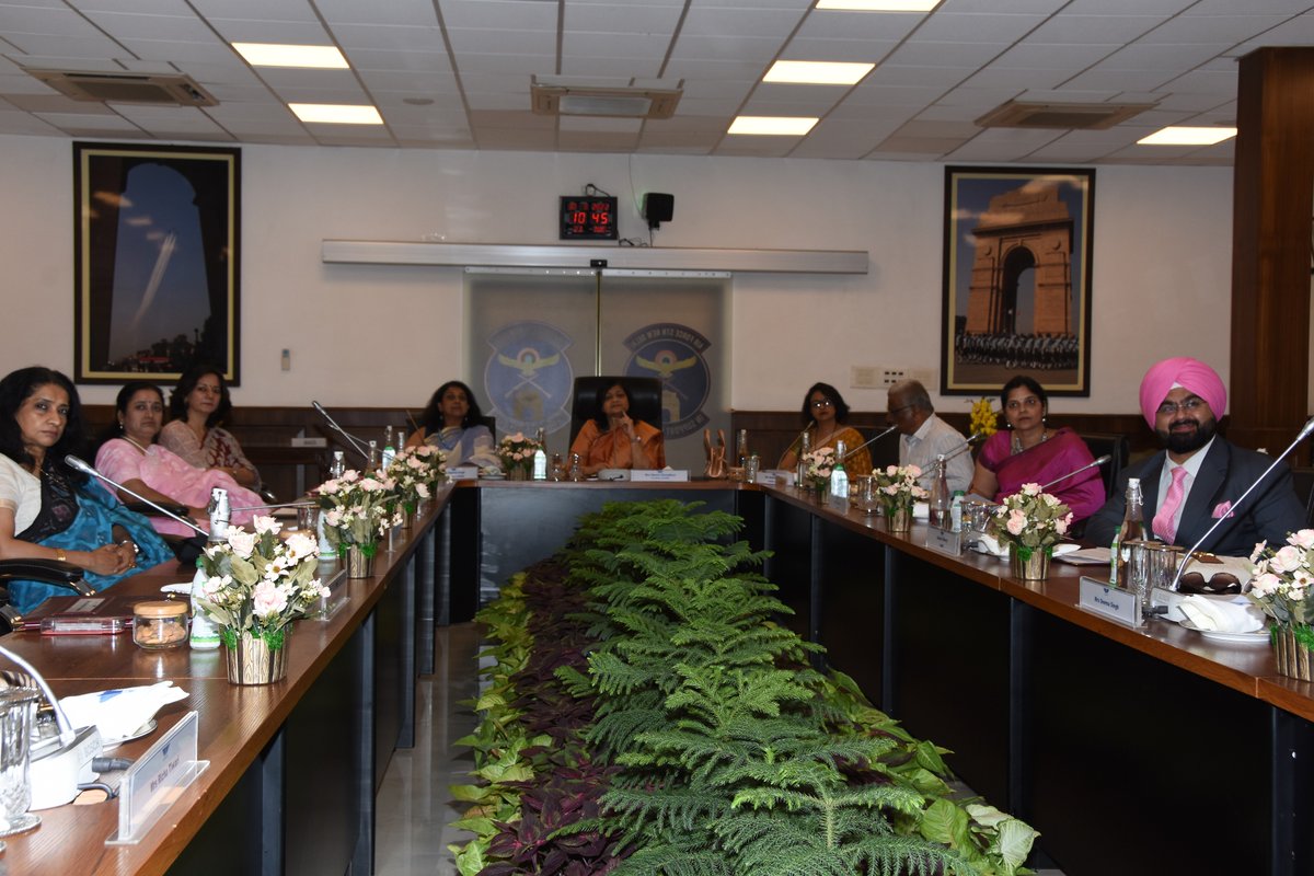 IAF_MCC's tweet photo. The finale of the Children's Annual Declamation Contest-2022 was conducted by Air Force Wives Welfare Association (AFWWA) at New Delhi today. Mrs. Neeta Chaudhari, President #AFWWA, presided over the function. (1/2) https://t.co/rauukHNRuz