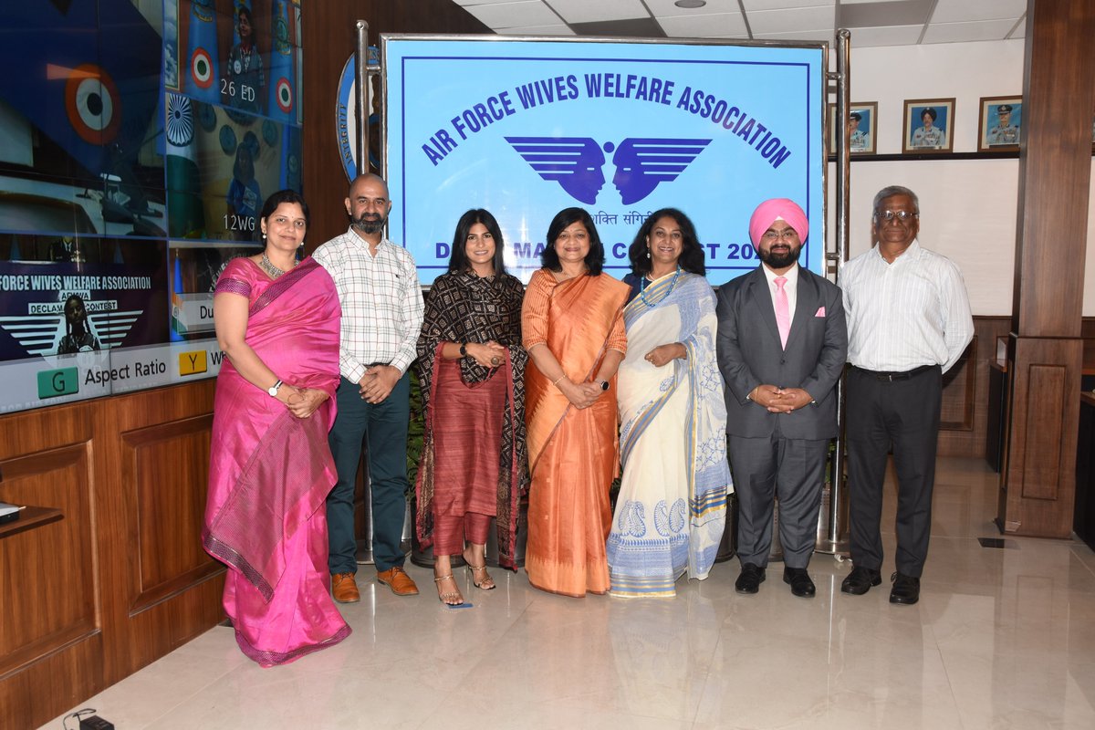 IAF_MCC's tweet photo. The finale of the Children's Annual Declamation Contest-2022 was conducted by Air Force Wives Welfare Association (AFWWA) at New Delhi today. Mrs. Neeta Chaudhari, President #AFWWA, presided over the function. (1/2) https://t.co/rauukHNRuz
