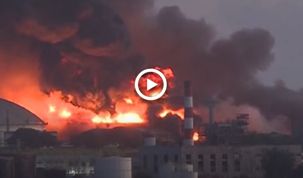 Cuba. Un incendie mortel sur un dépôt pétrolier provoqué par la foudre - faceaurisque.com/2022/08/30/cub…
