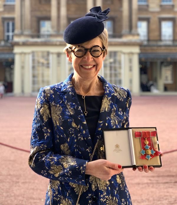 So sad to hear of the death of Brenda Trenowden, pictured receiving her CBE. Brenda was part of the ⁦@30percentclub⁩ right from the start and took over as global chair in 2015 - a challenge she gladly accepted. She will be greatly missed. Praying for her lovely family. 🙏