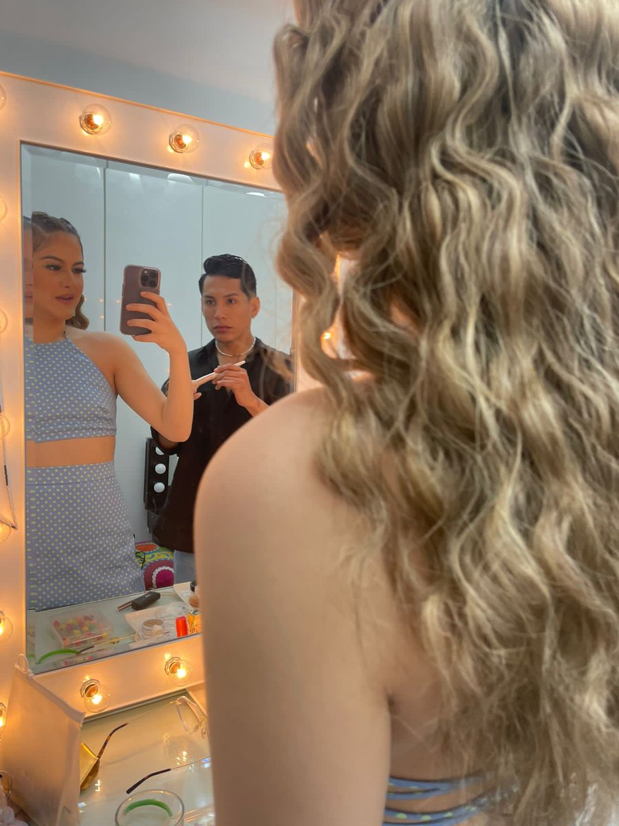 Mar_Rendon_Ec's tweet photo. Nuestra #Reina ya está lista 👽💫📻💟
.
.
Gracias #JoseVargasStyle por resaltar la belleza de nuestra #Qeen 👽💫📻💟💥✨️🎼🎼
.
.
#FelizMartesATodos #DejameIr #MarRendonEc #MarRendon #Marecita https://t.co/MMiVZ6bZu3