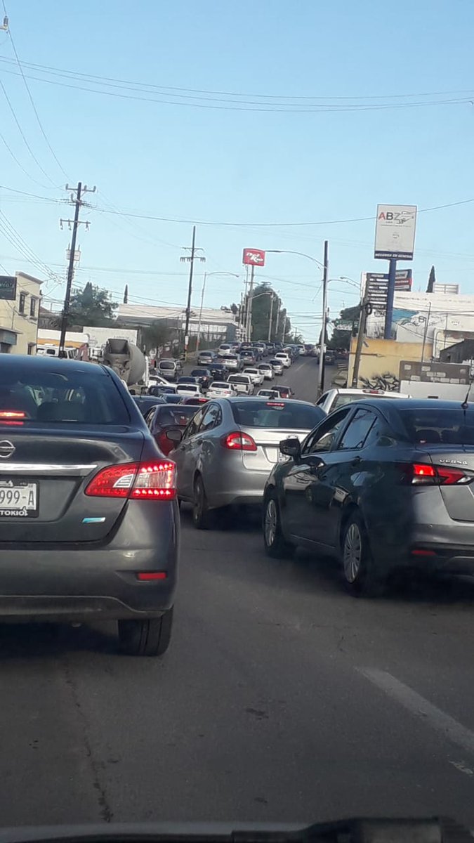 RadioramaChih's tweet photo. Choque en la Av. Deza y Ulloa e Independencia, ocaciona caos vehicular. https://t.co/6qy6S2I2s2