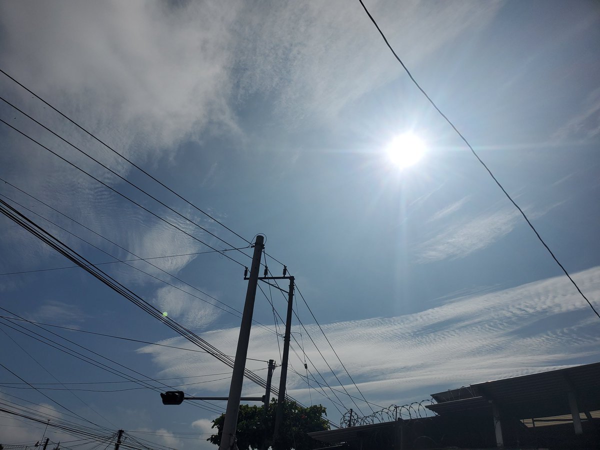 Vea esos diferentes trazos de nubes @ChamanweatherES