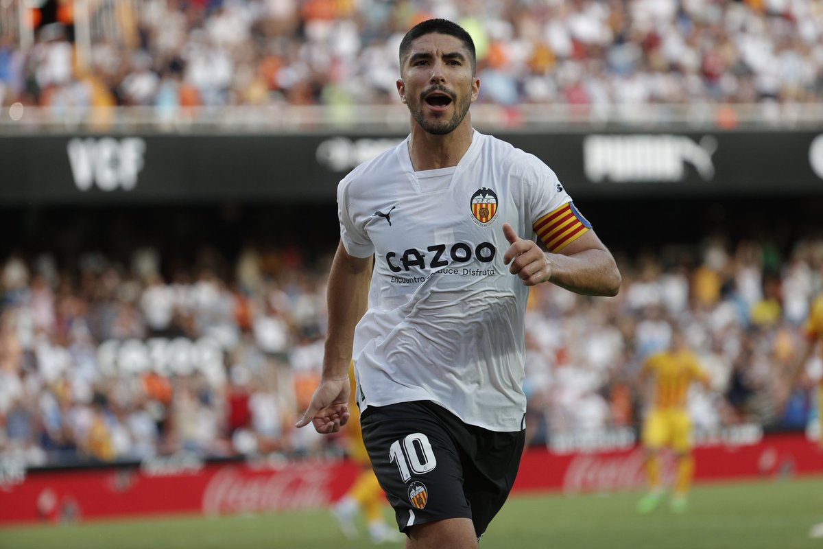 INFO_MESTALLA's tweet photo. 🚨CARLOS SOLER🚨

Valenciano. Valencianista. 
Ahora era tu momento, CAPITÁN.
Ser ídolo de la afición y convertirte en LEYENDA.

Pero has escogido marcharte un 30 de agosto a 32 horas del cierre de mercado.

Podrías haber sido un PUCHADES. Pero serás un ALCÁCER o FERRÀN.

Adeu... https://t.co/mHQxujcQ7T