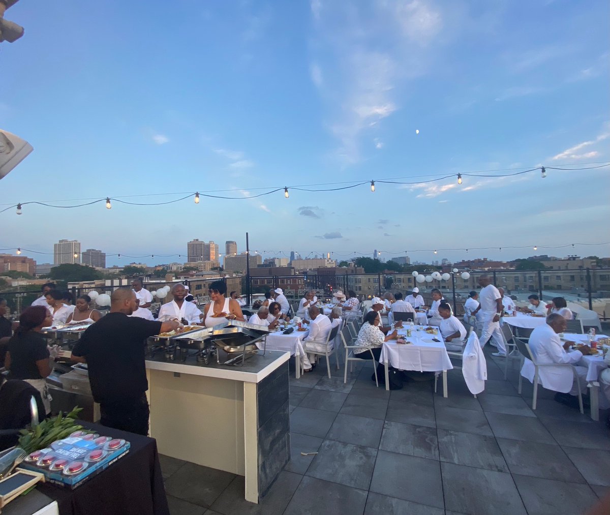 DeskLabsChicago's tweet photo. Just think, this view could be yours. 🗣️ 

#desklabs #desklabschicago #eventvenueschicago #chicagooffice https://t.co/Xq9WmkedeY