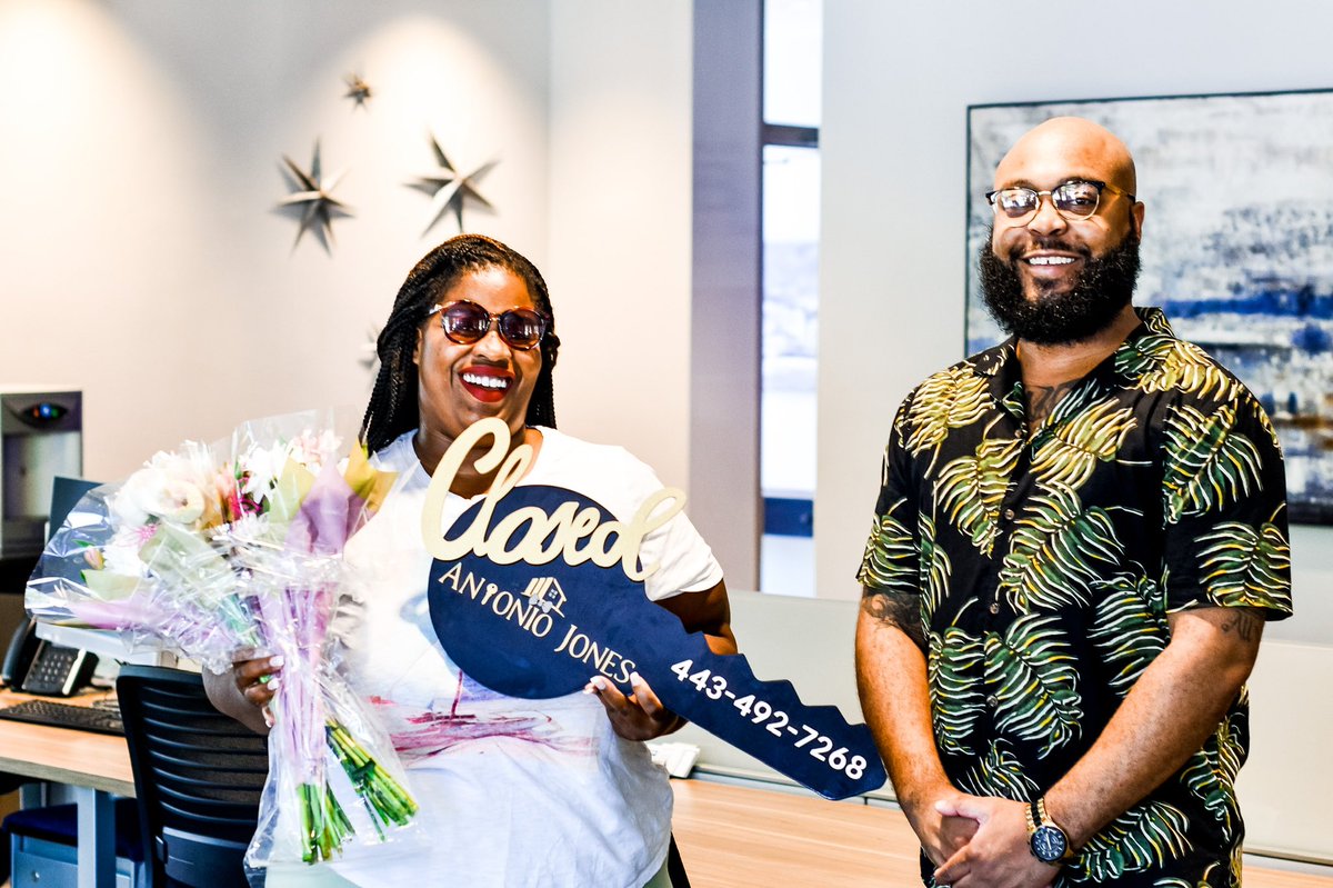 real_maryland's tweet photo. I’m just here to help make as many Homeowners as possible. Place families in better positions. Y'all have to see the house she just purchased. It's pure🔥🔥🔥🏠. Congratulations to my client Keyona. Thanks for trusting me as your Realtor &amp; with the purchase of your first home. https://t.co/RYOCZMSGXm