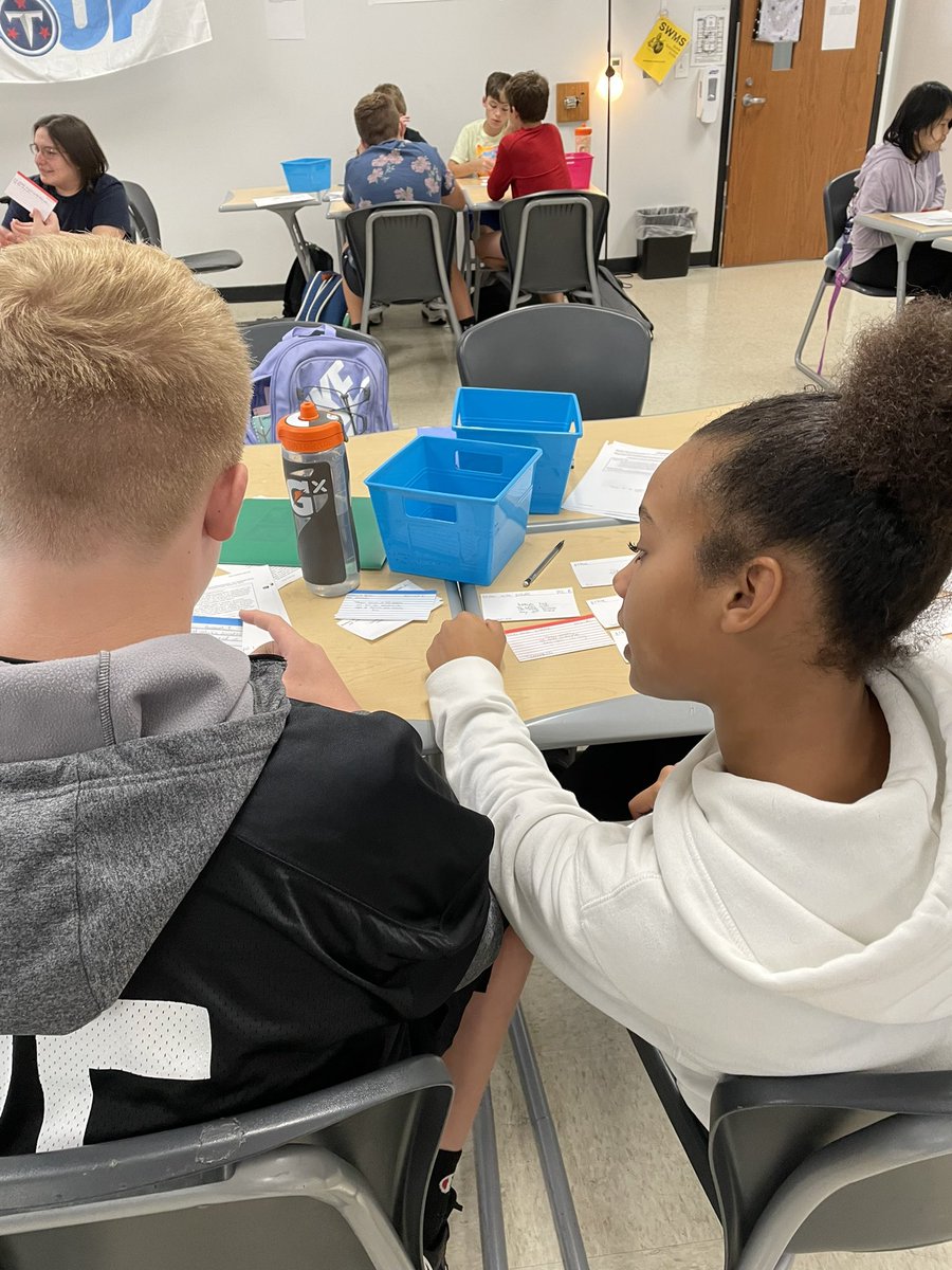 MohonSWMS's tweet photo. Today we are sorting textual evidence to answer the mini-DBQ: Were the Cahokians an advanced culture? @WarrenCoSchools https://t.co/0N4e49q0Qx
