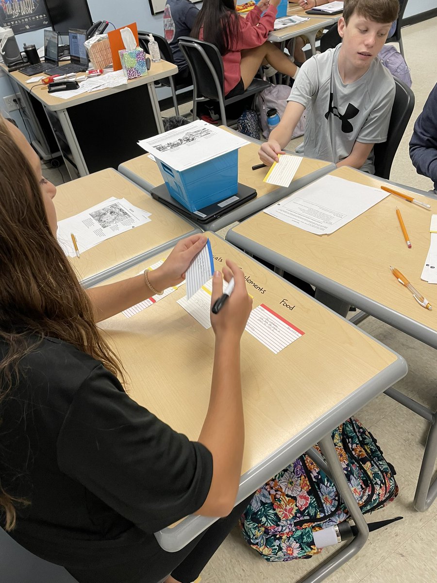 MohonSWMS's tweet photo. Today we are sorting textual evidence to answer the mini-DBQ: Were the Cahokians an advanced culture? @WarrenCoSchools https://t.co/0N4e49q0Qx