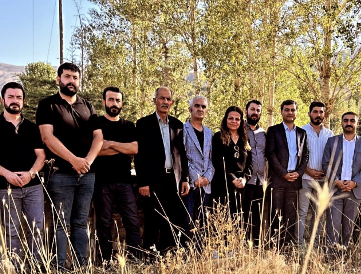 erenbaskin's tweet photo. 30 Ağustos ‘Uluslararası Zorla Kaybedilenler Günü’ kapsamında İHD-ÖHD Hakkari şubeleri, HDP Yüksekova ilçe örgütü, Abdullah Zeydan ve İrfan Sarı’nın da katılımı ile babam AbdulMecit Baskın şahsında tüm kayıplar için buluştuk. 
Son fail yargılanana kadar mücadelemiz devam edecek. https://t.co/jb8A41LYil