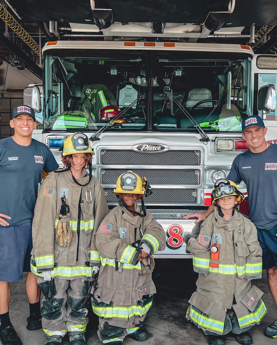 HendFireDept's tweet photo. HFD Station 98 was happy to help Lamping Elementary 📚 with their Community Helpers Scavenger Hunt! Thank you for stopping by!
#HendersonFireDepartment #MyHendersonFire #futurefirefighter https://t.co/8RYYS7PEq6