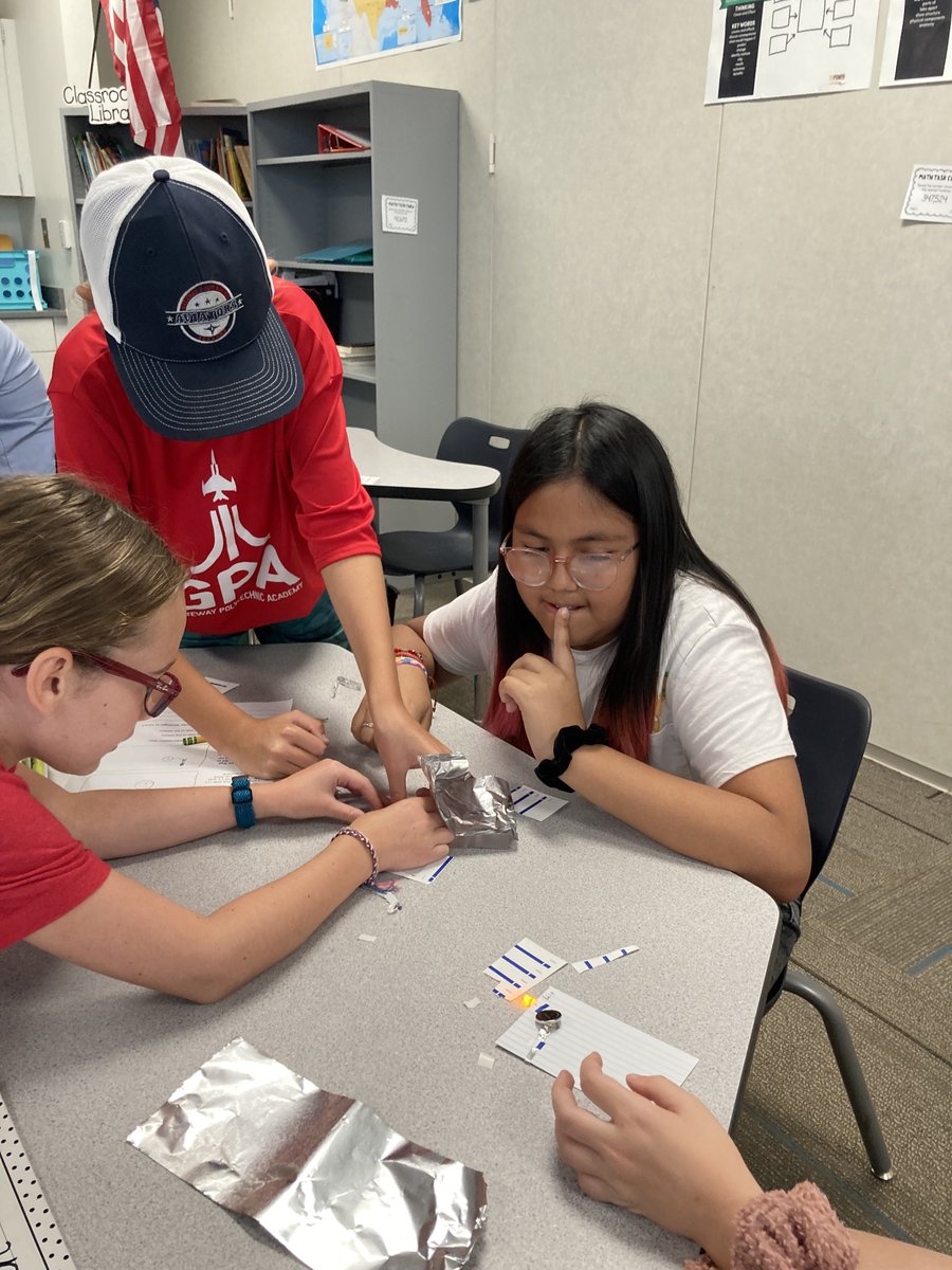 qcsciencecoach's tweet photo. 4th grade students @GPA_Aviators learned about circuits by building their own mini flashlights using supplies donated by @mcschoolsup STEM resource center!  Take a moment to look at the intense concentration on these students' faces!  @QCUSD_AVID strategies are evident! https://t.co/e3mt9F6ZPu