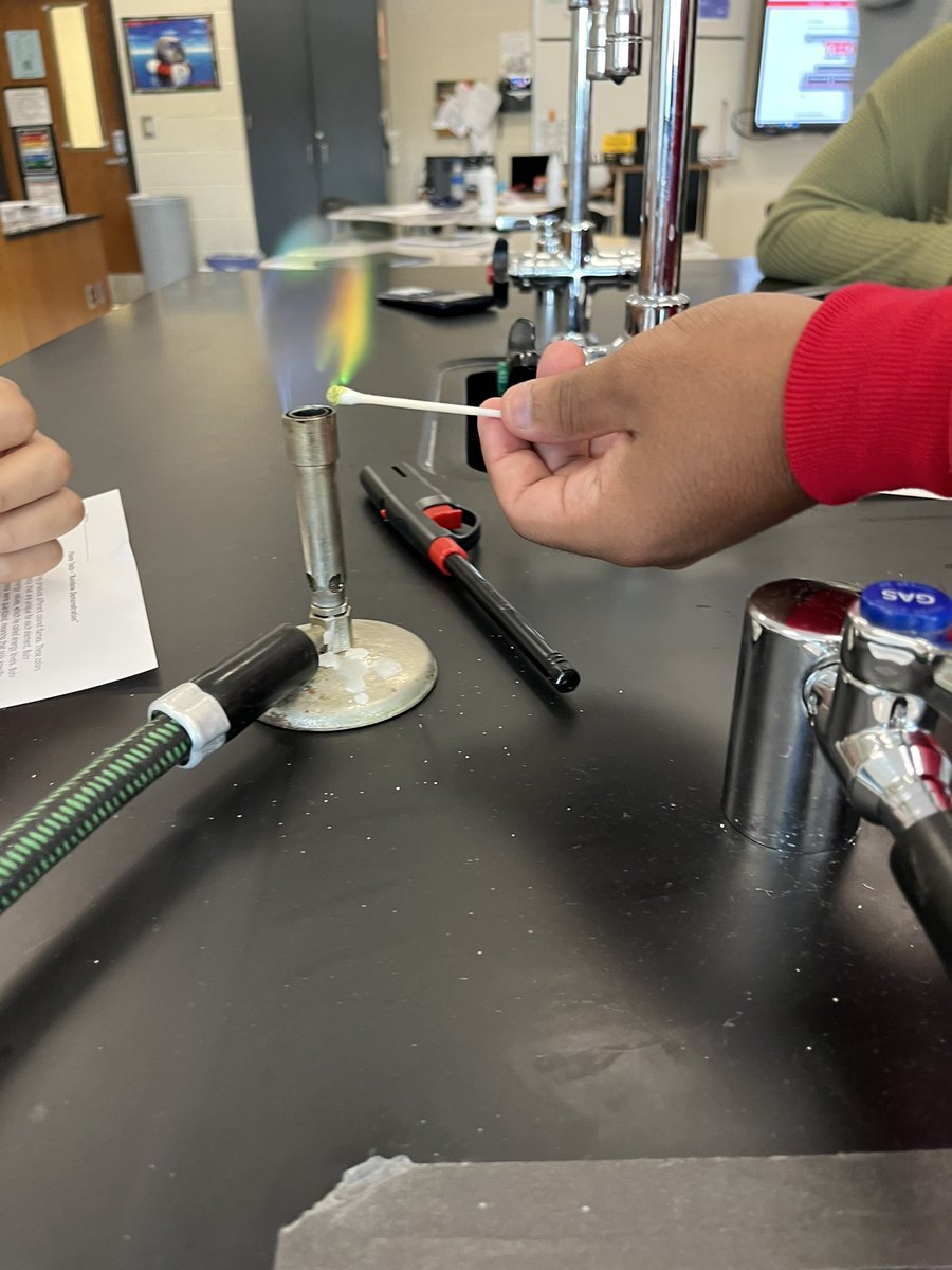 key_stem's tweet photo. Flame test lab OHS Chemistry today. https://t.co/IYY7hZ2HSY
