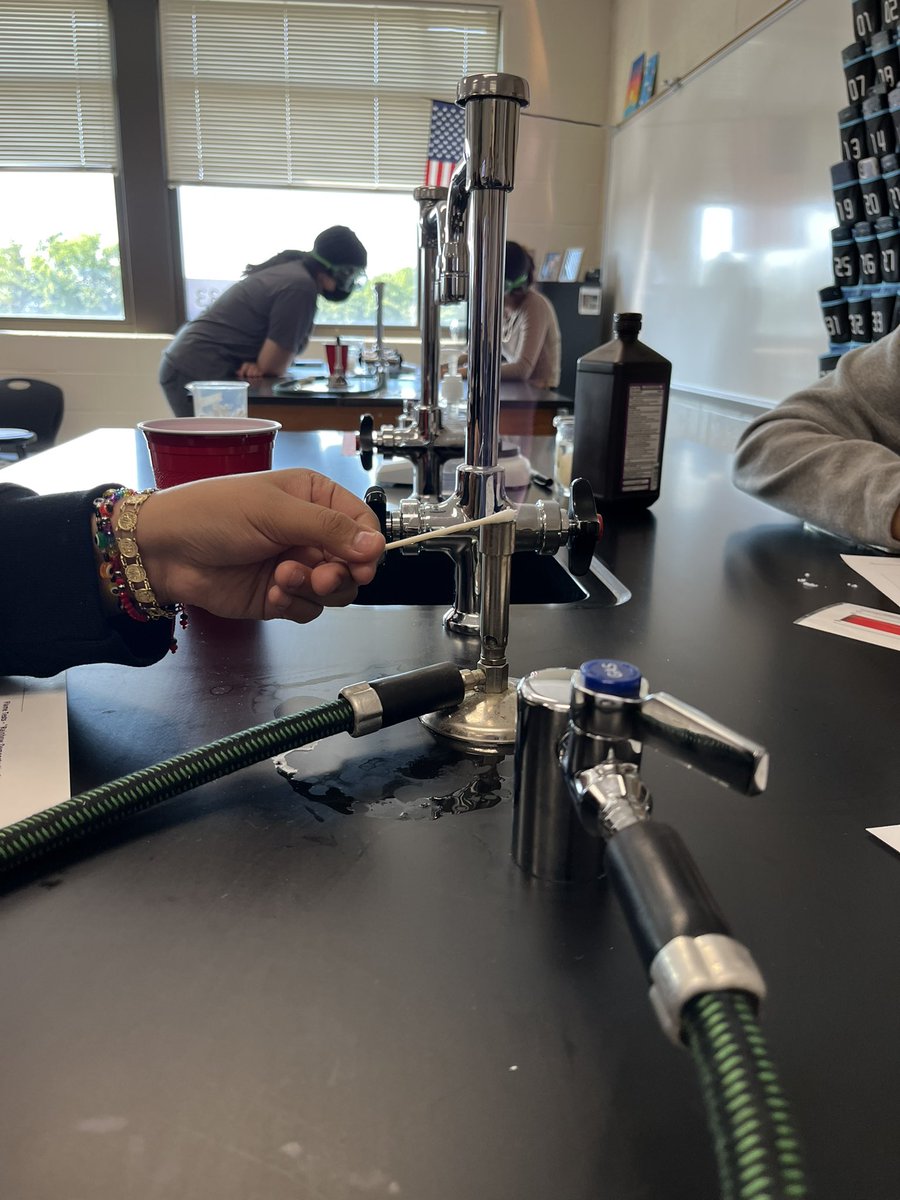 key_stem's tweet photo. Flame test lab OHS Chemistry today. https://t.co/IYY7hZ2HSY