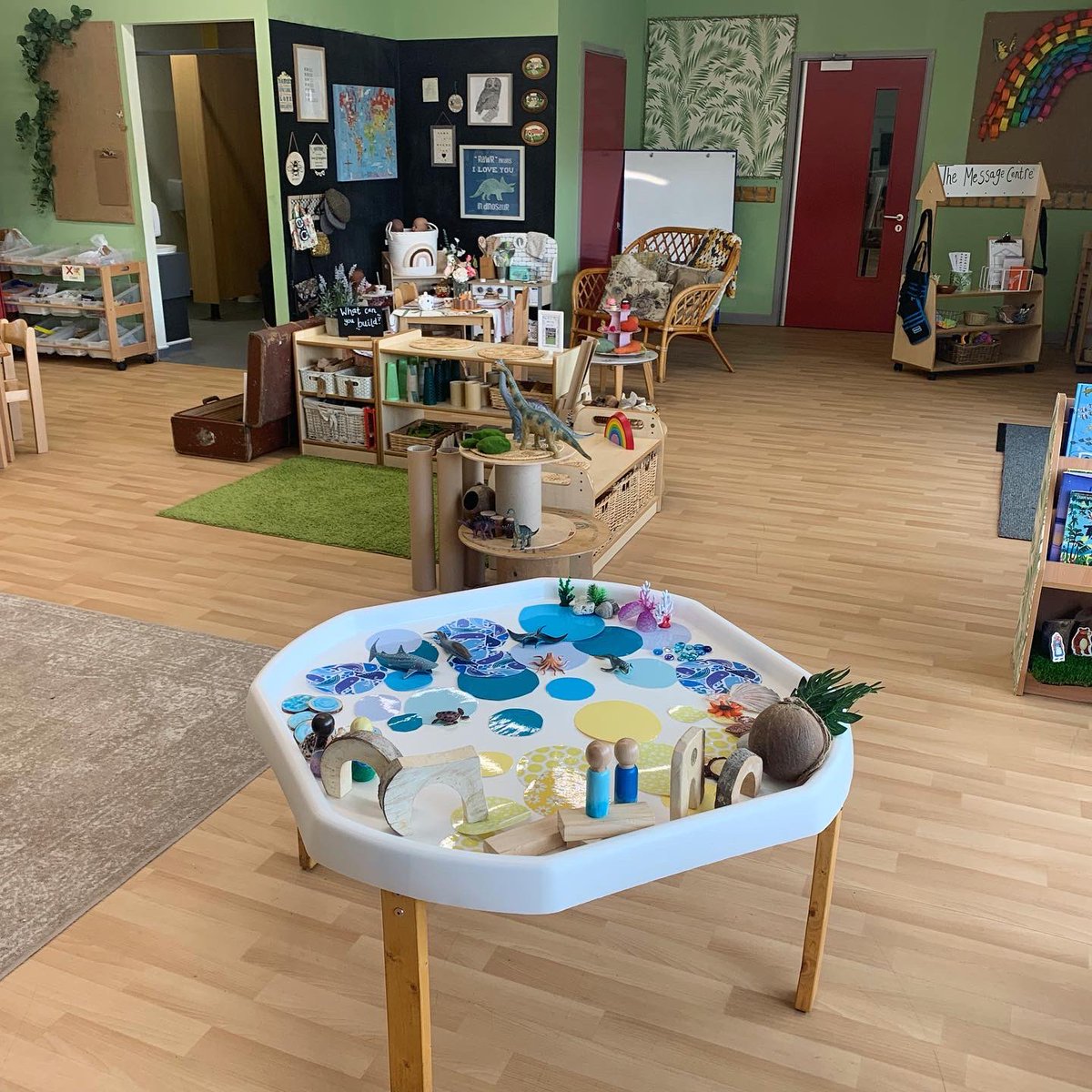 It’s #cosytuffspot Tuesday! What’s in your tuff spot? 🤍🦀🧜‍♀️🌊 #eyfs #earlyyears #cosyclubideas