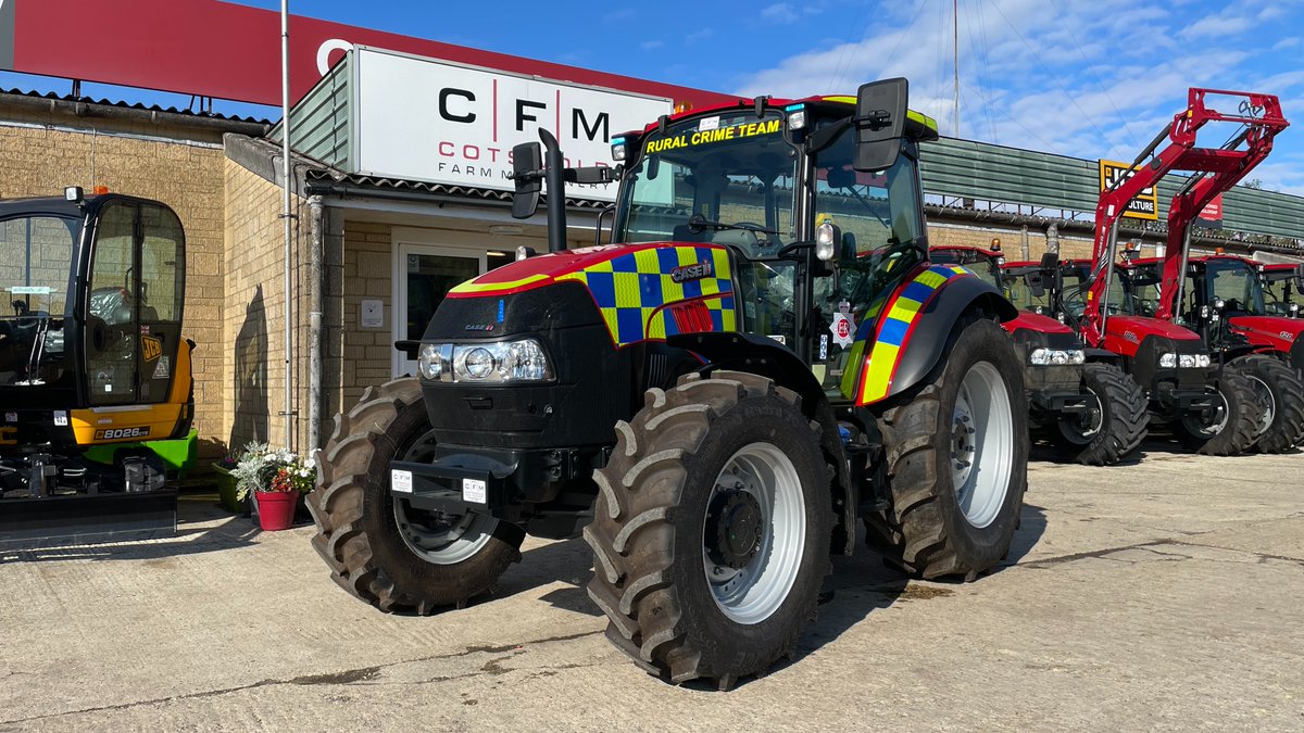 CaseIH_UK_IRE's tweet photo. Take a look at this Farmall 100C ππ©
Cotswold Farm Machinery Ltd - CFM have teamed up with Gloucestershire Constabulary to create a show tractor as part of Gloucestershire police's rural crime prevention push!
#CaseIH #Ruralcrime #policetractor #police #farmall https://t.co/YHYxSw6SD7