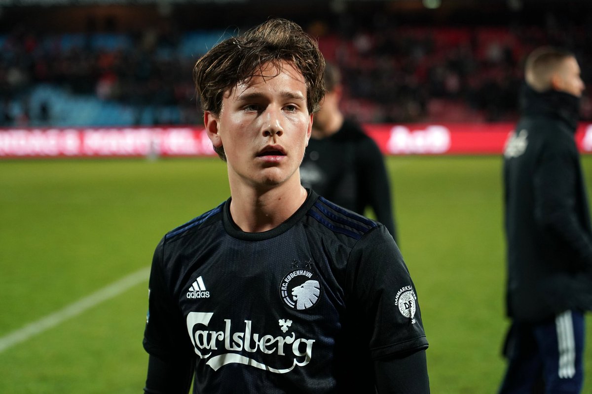 DkTransfers's tweet photo. 🔜FC København tæt på at sende William Bøving til Sturm Graz. 
Prisen på aftalen skulle eftersigende lyde på 19 millioner kroner (2,5 millioner euro) 
Kilde: Bt sport
#sldk #transferdk #transfer #SturmGraz https://t.co/J2VfVBrhB4