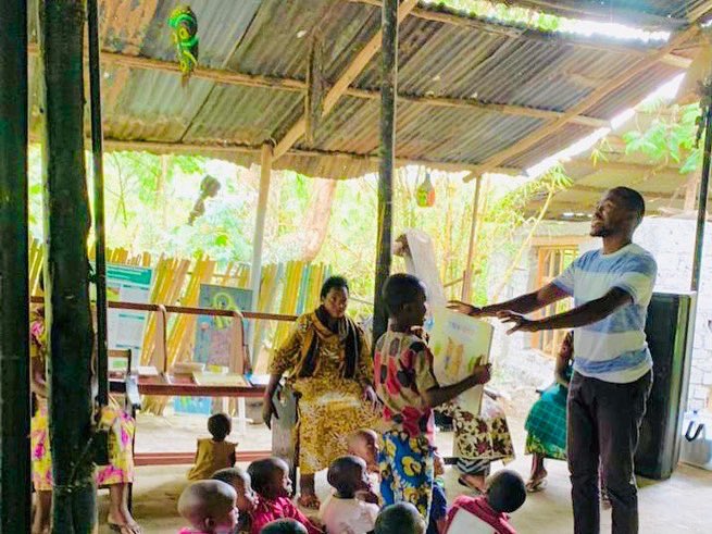 AgatiRwanda's tweet photo. A new phase has began! 
.
We are excited to be scaling up the “Agati Mobile Library” project thanks to the @segalfoundation bridge grant. From our pilot phase run earlier this year, we noted lessons to improve this project. https://t.co/a6PEILtkmV