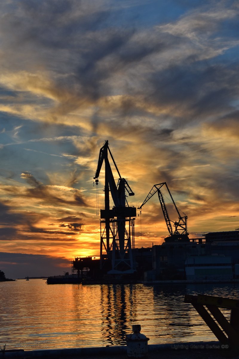 openphoto's tweet photo. Pula -Lighting Giants Series - Uljanik Pula- Find images for any design project on https://t.co/Tt6AGikqp1
#openphoto.net #Royalty-Free #Free pictures #free photography #uljanik #pula #lighting_giants #atraction #fantastic #magic #cranes #lightshow #industrial #art #industrialart https://t.co/FOKIZz8Ih5