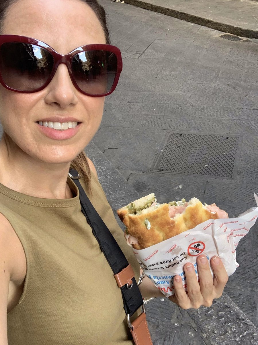 VirRCres's tweet photo. La mejor schiacciata de Florencia🇮🇹
@AnticoVinaioaFi 

#Florencia #Italia #AllAnticoVinaioFirence
#LaParadiso #MiPreferida😋 #Manjar #Delicioso #Inigualable #Calidad #Tradicion https://t.co/8ORF08HViK