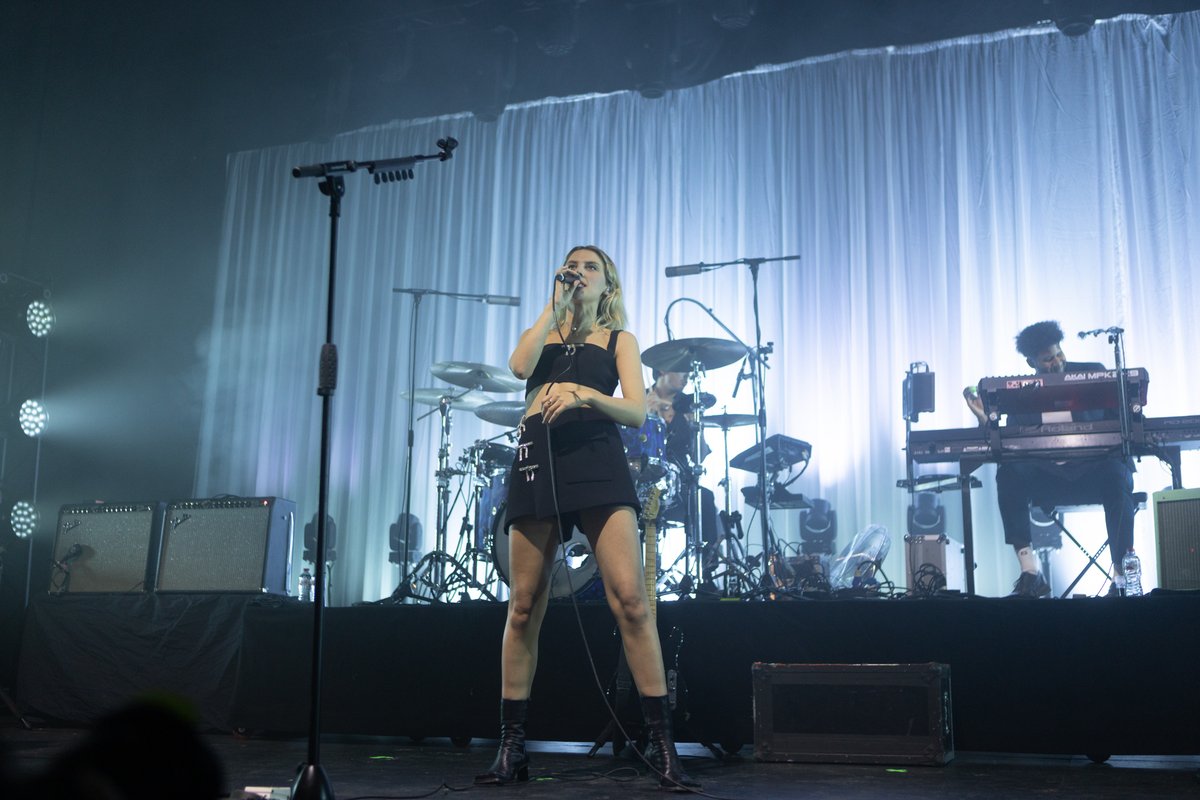 wolfalicebr's tweet photo. Registros do show de ontem no 3Olympia Theatre, em Dublin.

📷 Dave Barry https://t.co/6y5sHotkHr