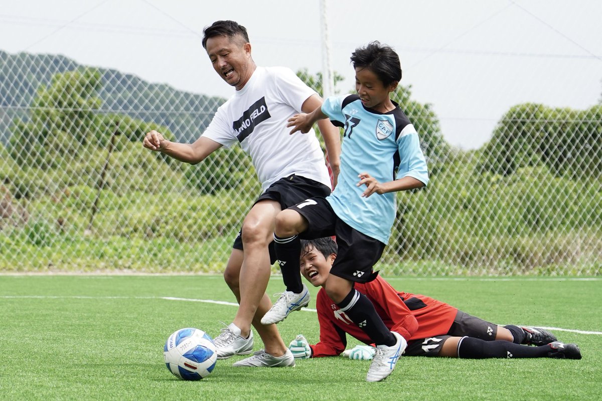 naitoyoheidesu's tweet photo. おとなもこどももみんな一緒にサッカーする場所
今の子供達は本当にサッカーが上手
世代を越えて同じピッチに立つことも上達に繋がるはず
みんな楽しそう
#フットボールの公園
#マイノフィールド
#MYNOFIELD 
#福岡市西区
#今宿
#糸島市
#フクオカーナ https://t.co/fFMzg3ow19