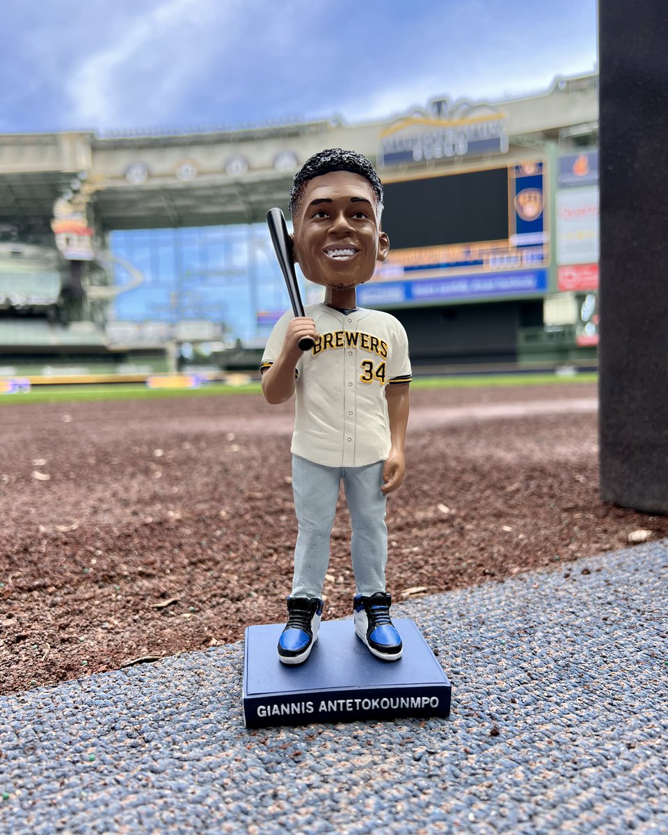 The Greek Freak is hitting the Diamond! RT for a chance to win a Giannis Brewers Bobblehead. 

Get your own on 9/11: atmlb.com/3vWAG3L  

No purch. nec. (1) Prize Awarded. Enter by 11:59 p.m. CT on 9/2/22. Official Rules: atmlb.com/3g5N6Ps