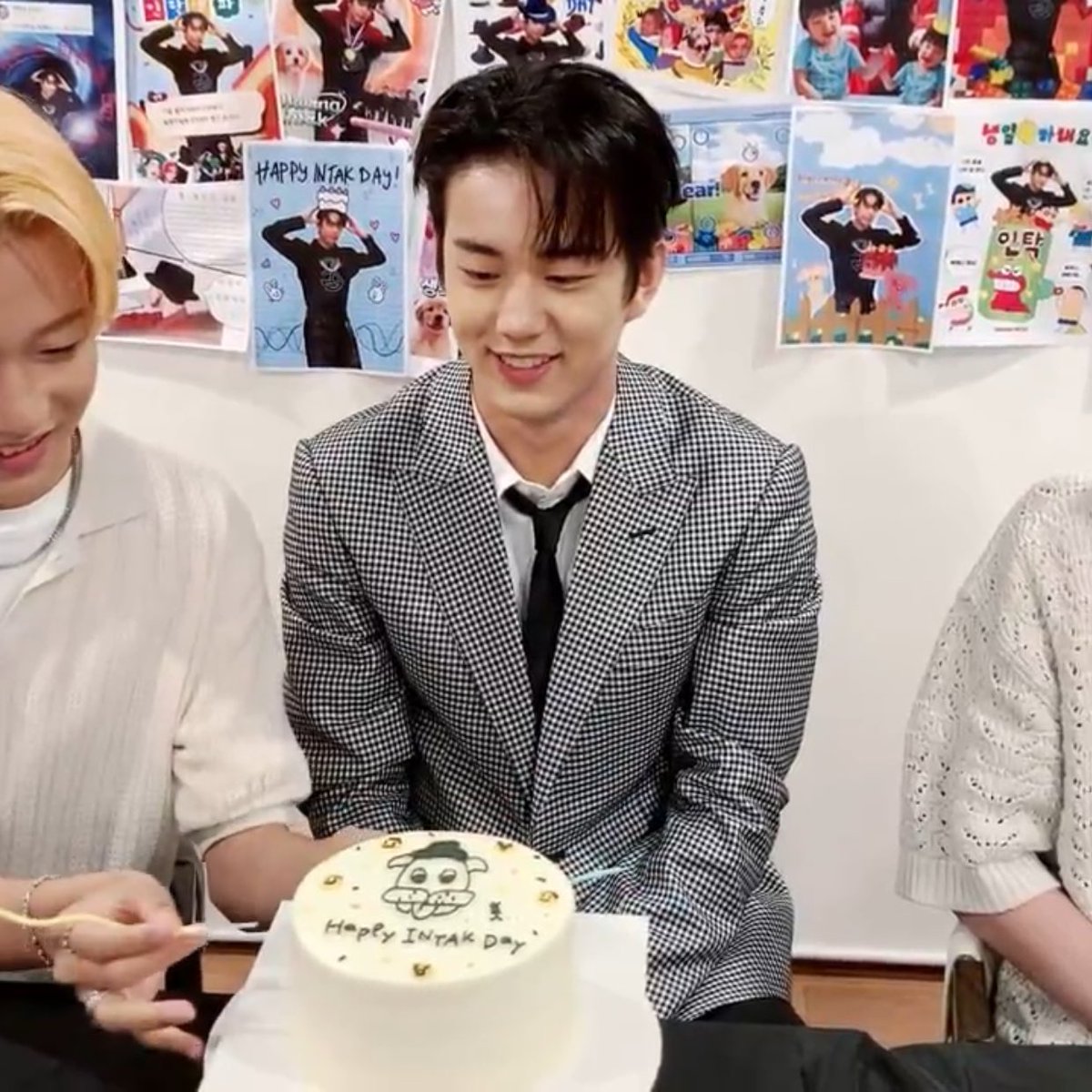 intakroom's tweet photo. — hope you have a wonderful birthday my love! thank you for always putting out amazing performances and giving p1ece so much love. we love you intak 
#우리집_자랑거리_인탁이_생일축하해
#HappyPuppyIntakDay 🐶❤️ https://t.co/VVJLWHCZ00