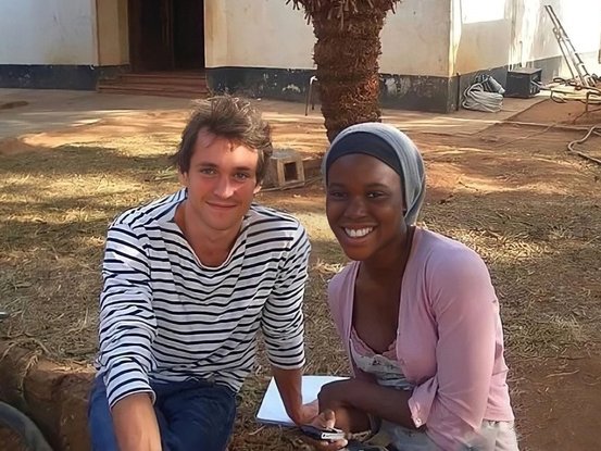 anselmo_art's tweet photo. Hope you’re having a great #HughTuesday everybody ! 🖤 I found this pic that was new to me: Hugh (with Clare-Hope Ashitey) behind the scenes of ‘Shooting Dogs’ in Kigali ! What a cutie 🫠 And only a few months later he was Adam Towers...
#HughDancy #ShootingDogs https://t.co/87qOy8kb6o
