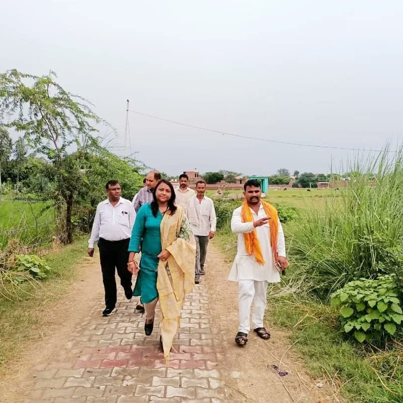 dprokiran's tweet photo. ग्राम पंचायत उस्पार, विकासखंड मथुरा, में ठोस अपशिष्ट प्रबंधन हेतु कूड़ा पृथक्करण केंद्र, सामुदायिक वर्मी कंपोस्ट, अमृत सरोवर आदि कार्यों को प्रारंभ कराया गया।।
साथ ही अंत्येष्टि स्थल परिसर में वृक्षारोपण और पुनरुद्धार हेतु निर्देश दिए गए। 🇮🇳🇮🇳🇮🇳
#स्वच्छभारतअभियान https://t.co/6Dpk2tAVJg