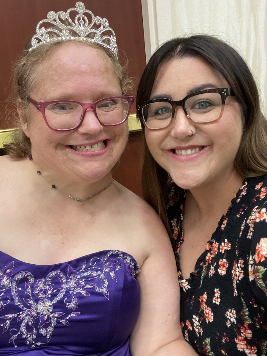 CCRIAmy's tweet photo. Nothing like another @CCRIMoorhead prom in the books 😊 such a fun night with a fabulous group! #CCRILifeEnrichment #TeamCCRI #CCRIProm https://t.co/hwGhPHhxV3