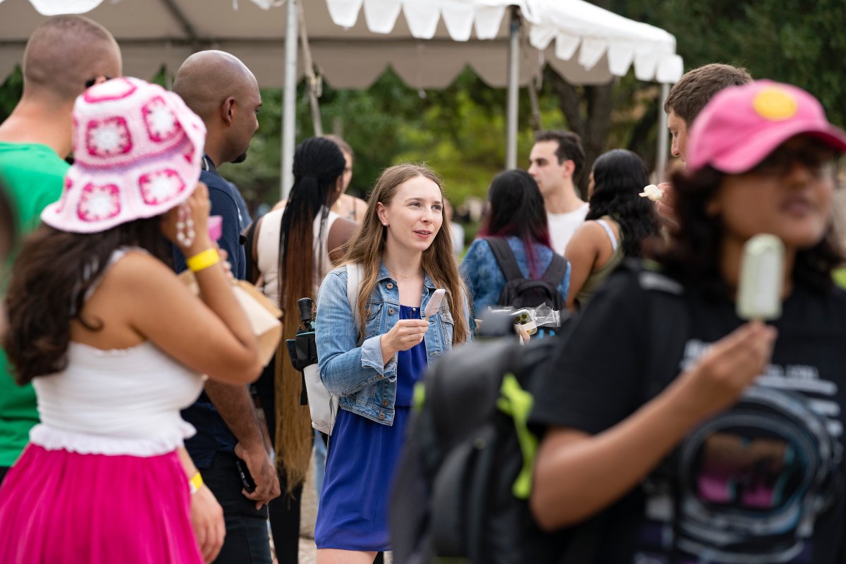 TAMU's tweet image. 🍦 We kicked off the fall semester with ice cream, games, &amp;amp; networking for all of our @TAMUGradSchool Aggies yesterday!

We&apos;re glad you&apos;re here, graduate and professional students! 👍 #tamu