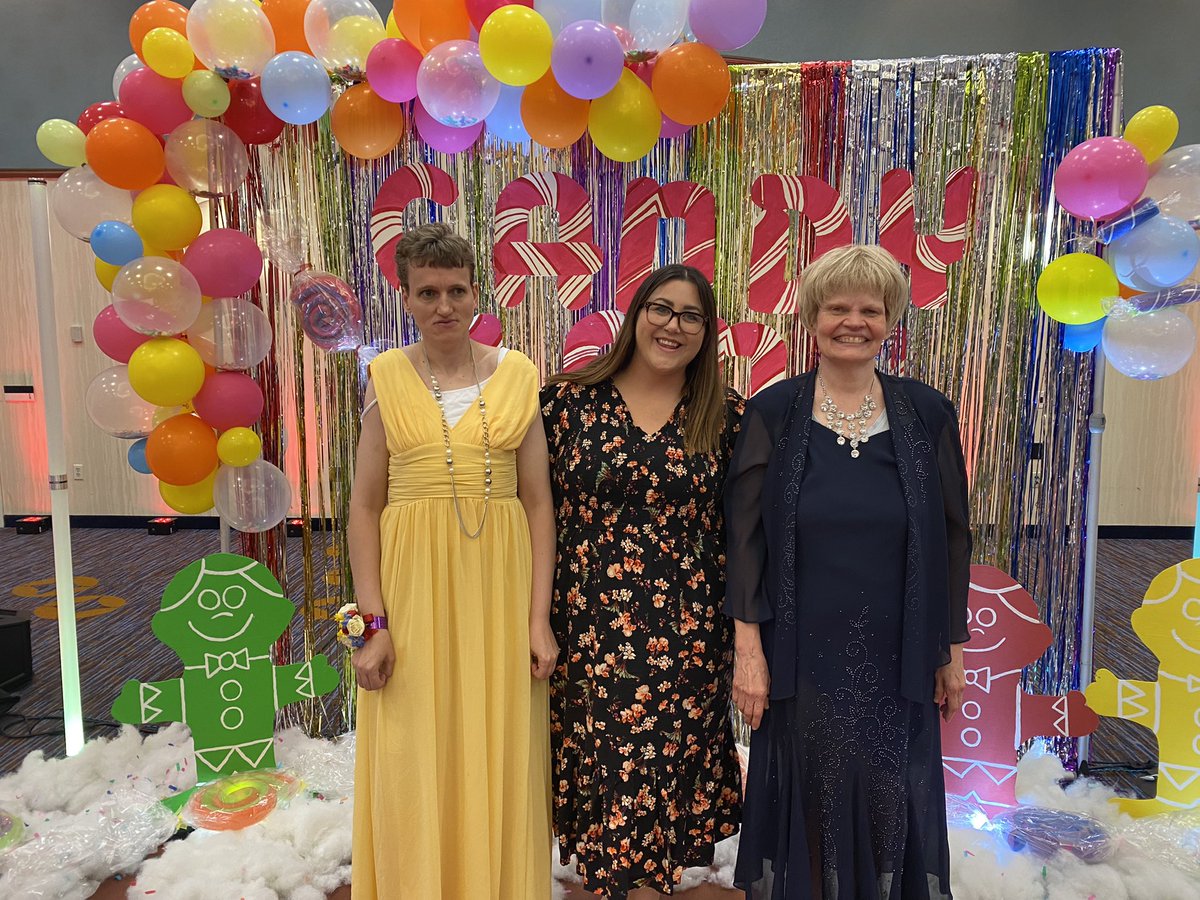 CCRIAmy's tweet photo. Nothing like another @CCRIMoorhead prom in the books 😊 such a fun night with a fabulous group! #CCRILifeEnrichment #TeamCCRI #CCRIProm https://t.co/aoCtPetks0