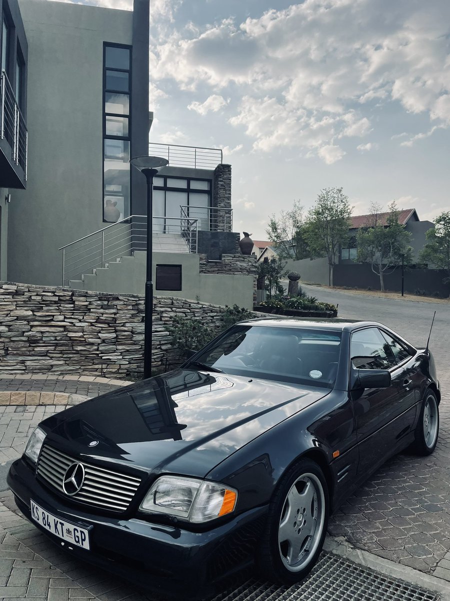 Riz_F1's tweet image. Cheaper than a used VW Polo…

#R129 #500SL