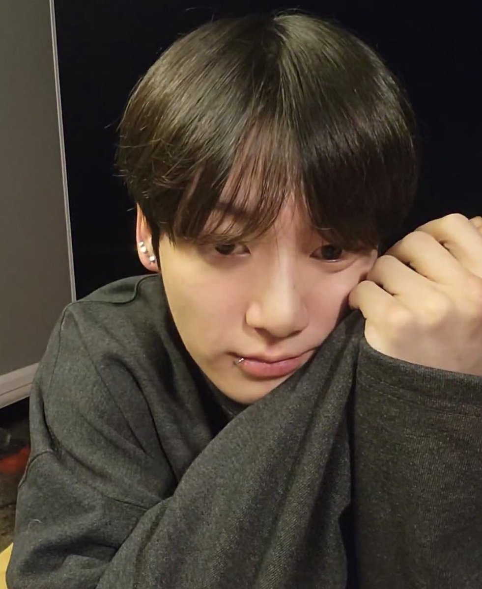 dreamjeons's tweet photo. "i'm twenty five" https://t.co/CA3VZgjUJg