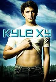 merlynjohn_16's tweet photo. how did this belly buttonless boy get 3 seasons? https://t.co/RbhAe74xAB