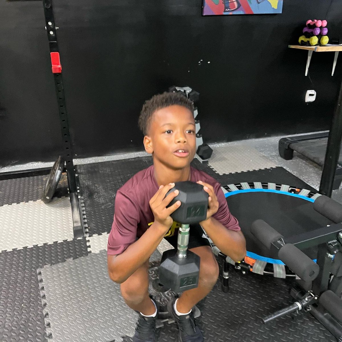 RocketHart's tweet photo. It rained yesterday and they canceled practice. I decided to ask my dad and sister to work me out and they did!🏈⚽️🏋🏾‍♀️ @shonhart17 @coach_meat @CoachHawk_5 https://t.co/bL4BOMKfSD
