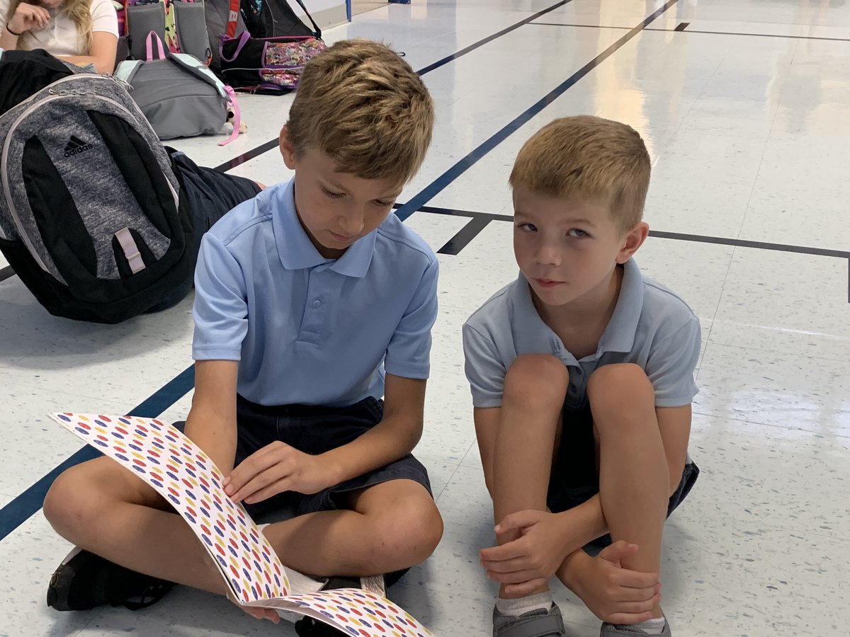 SchoolABVM's tweet photo. Visiting with friends while waiting for morning prayer to start!

Did you know that you can check out morning prayer on our YouTube channel? The link is in our bio.

#catholicschool #ABVM #ItsAGreatDayToBeAnAssumptionEagle #rockfordmi #belmontMI #dailyprayer #MorningPrayer https://t.co/Iu0zNEZnru