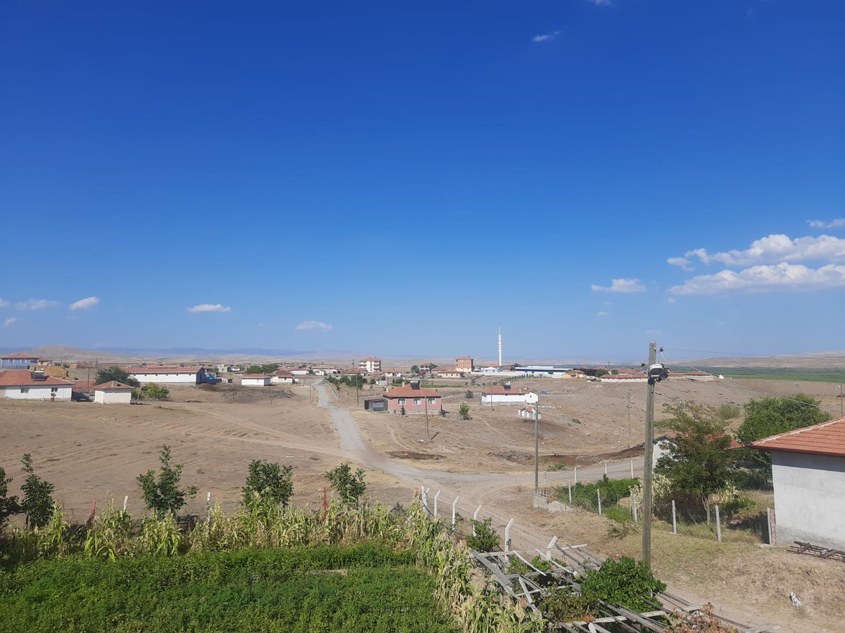 ercanirmak18's tweet photo. Kızılırmak Karadibek Köyünde Ali Karabuğa kardeşimin davetine icabet edip, annemizin yaptığı Çankırmızın meşhur Kürt Pilavının lezzetine baktık. 
Kıymetli misafirperverliği ve emeklerinden dolayı kendilerine teşekkür ederim.
Ne varsa köylümüzde var; samimiyet, tevazu... https://t.co/zURtHxKVVO