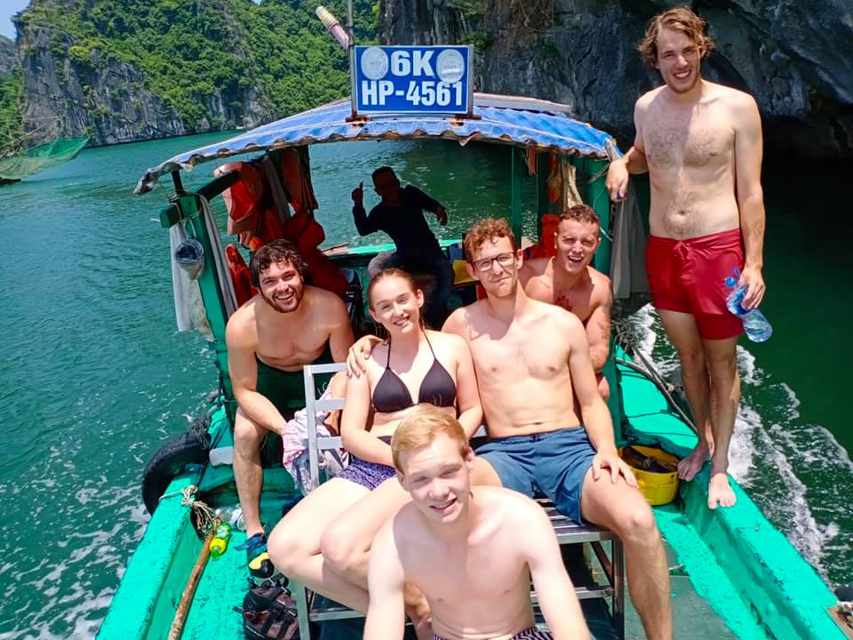dongduecostay's tweet photo. Outdoor adventure in Lan Ha bay https://t.co/pbHaRDY3Oj
