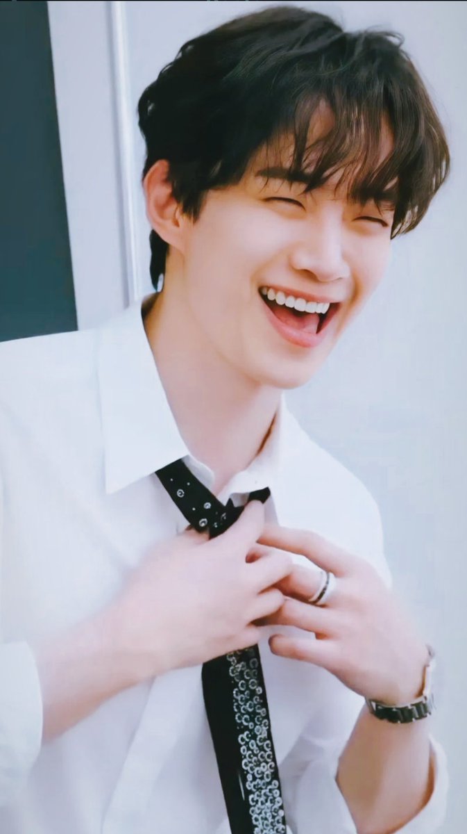 PArtdiver's tweet photo. Every screen shot can become a wallpaper! Charming Junho. 🦊💛

#준호 #이준호 #ジュノ #李俊昊 
#Junho #Leejunho https://t.co/HlOQ9Qjlgd