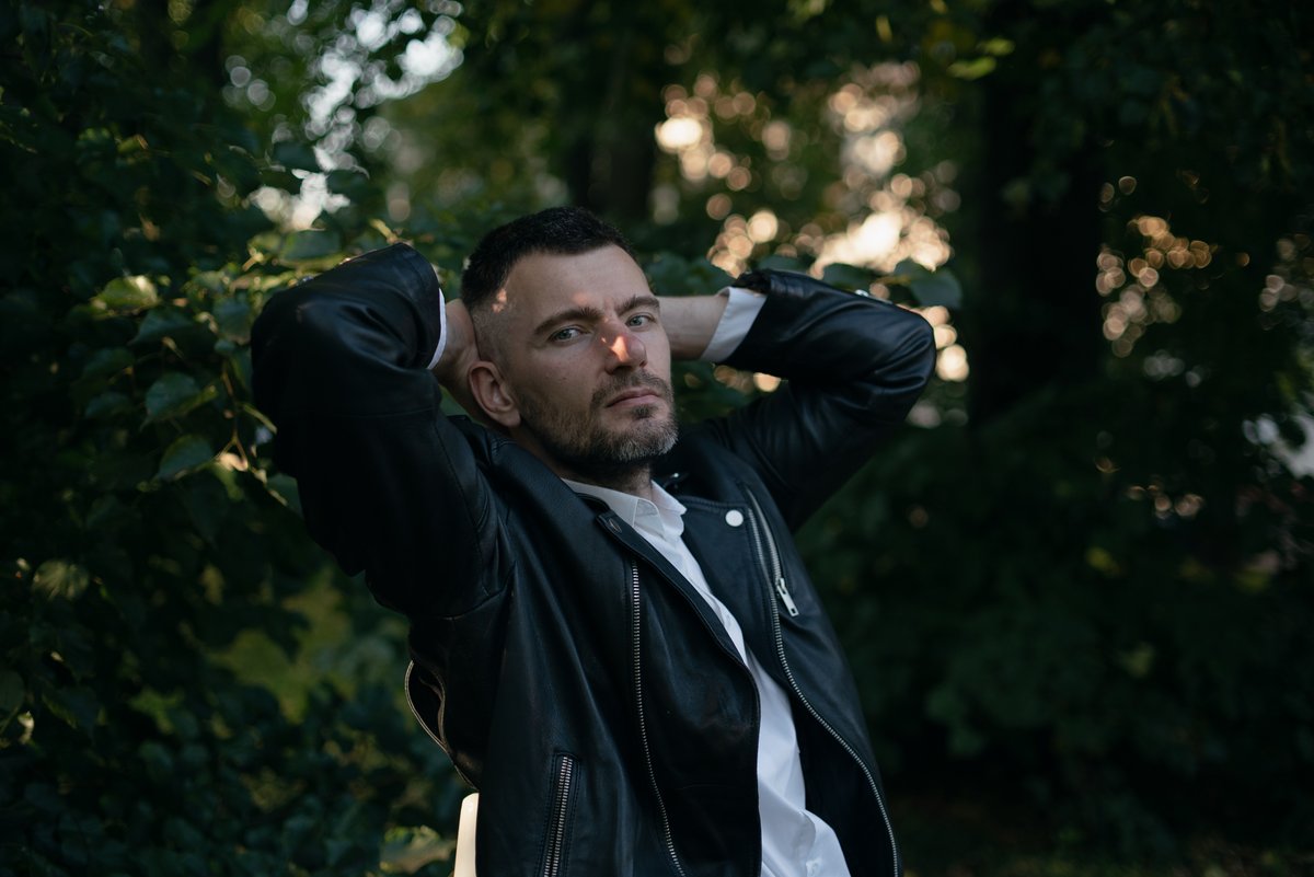 hleblat's tweet photo. Man's portrait. August
#portrait #man #photography #summer #august #green #minsk #belarus #nature #sunset https://t.co/9jKH1tXzRT