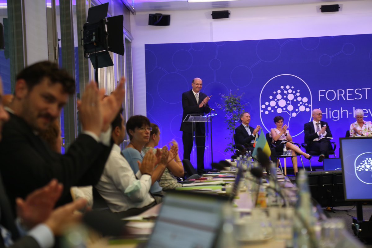 FORESTEUROPE's tweet photo. Some take-home messages from the first #FORESTEUROPETalks:
🌳Sustainable forest management offers a chance to balance ecosystem services.
🏕We sent a strong signal supporting the recovery of the Ukranian forest sector.
🌲Resilient forests are crucial to combat climate change... https://t.co/r1BkXTQQ1A