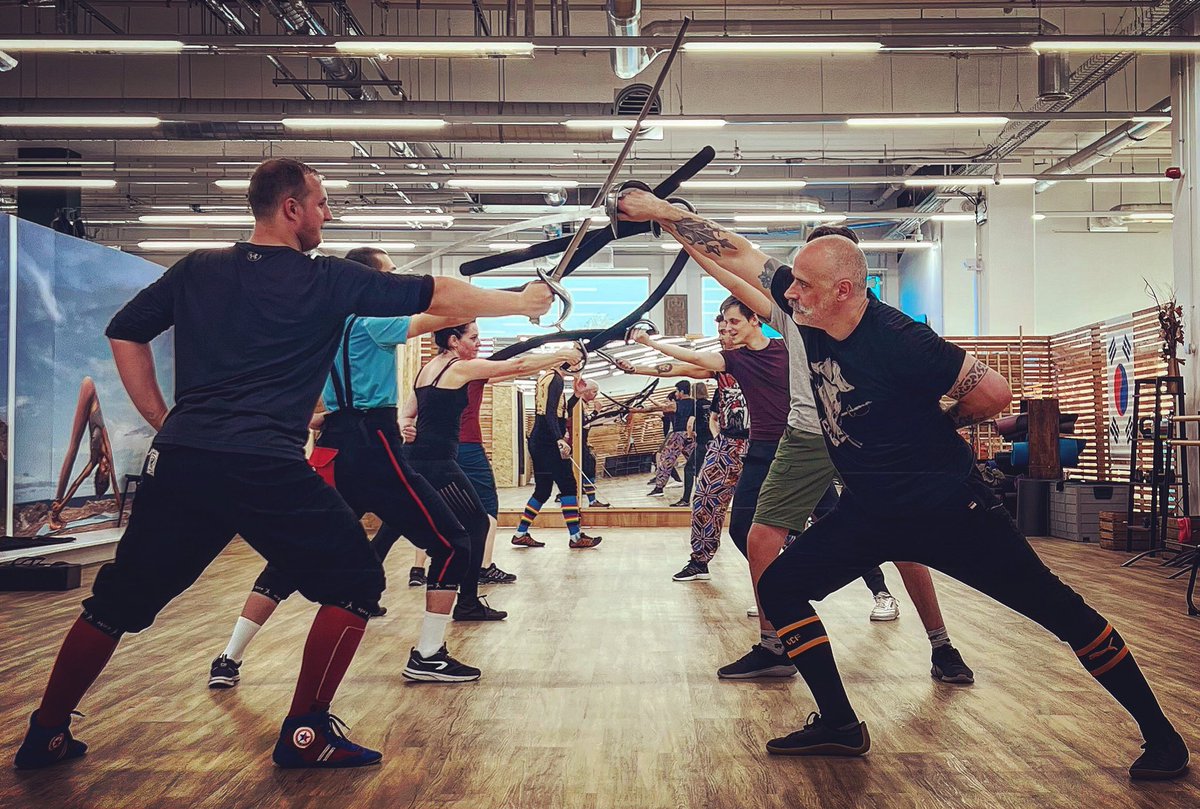 LondonLongsword's tweet photo. X Marks the Spot. Meyer dussack in the Decathlon class. This week straight parrying and the stork’s beak riposte. 
https://t.co/sH459sDx8B
 #london #londonlongswordacademy #londonlongswordfamily #dussack #sabre #pirate #xmen #houseofx #learnswordfighting #pirate #ofmd #decathon https://t.co/oH29sKYZQR