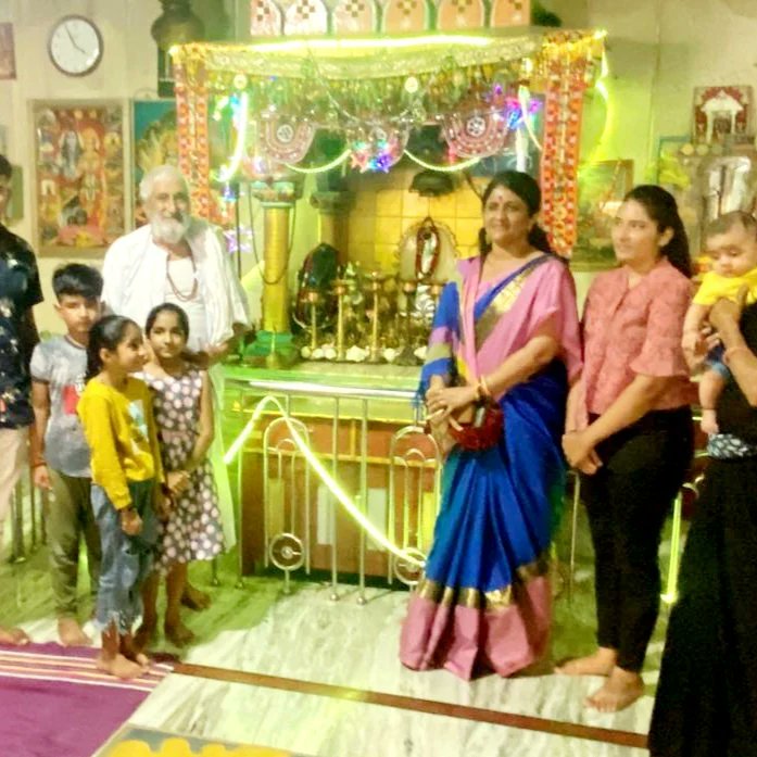i_DrRajulDesai's tweet photo. #DABHI GOGABAPA na દર્શન કરી ને આશિર્વાદ મેળવી ધન્યતા અનુભવી ..!
ભુવાજી ના આશિર્વાદ મળ્યા ..! https://t.co/xHqRBa9wUd