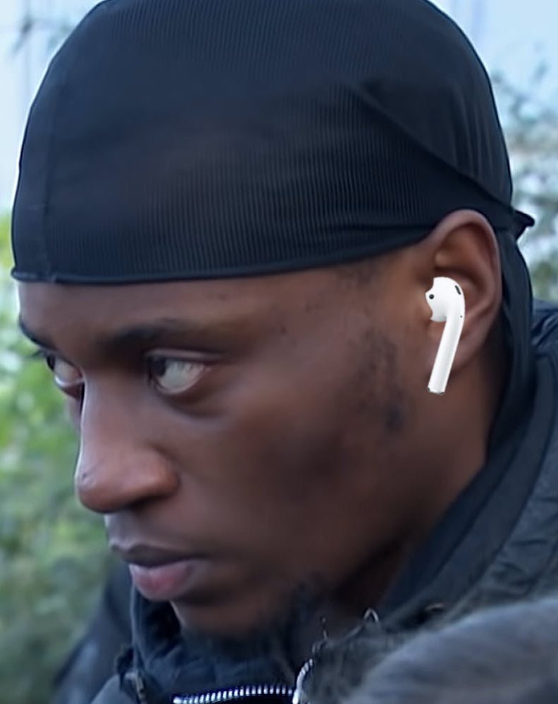 socadontv's tweet photo. Me in public:          My headphones: https://t.co/oWP3P1ows0