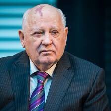 PascaleClark's tweet image. Un pan d’histoire #Gorbatchev