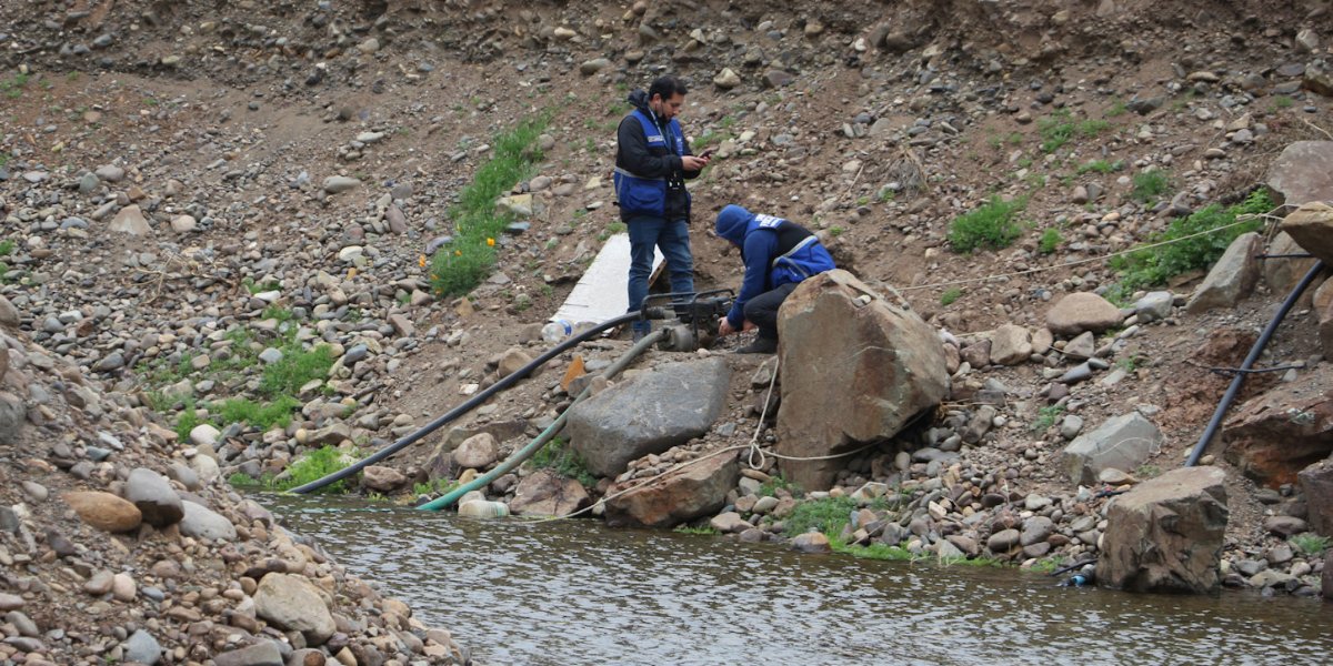 #CABILDO.- Autoridades fiscalizaron tuberías en #LaHiguera y #Peñablanca, constatando la existencia de una extracción #ilegal de #agua. APR sufrían constantes cortes de su suministro: ⬇💧
bit.ly/3ec1Hud