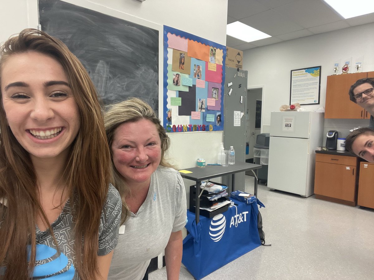anthonydomonick's tweet photo. I think @kirvanderhoof first week as a part of team C-Side has been a success!! @DanielaCarla00 @jrluna11 @One_FLA @theeastregion #WinningTheWeekend #LifeAtAtt @tonibraxton44 https://t.co/vKbFjCT5tj