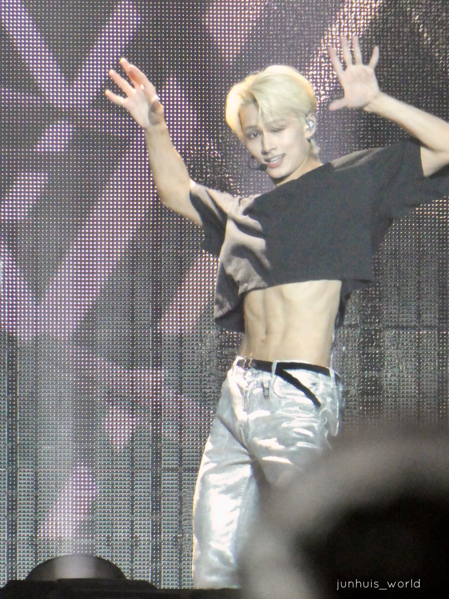 mainhuihui's tweet photo. WTF JUNHUI!?!?!?!? 😰 https://t.co/OKkf7s7LZu