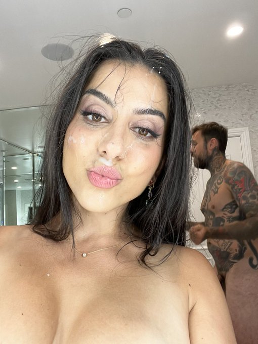 1 pic. I love how I look after a good throat fuck 😍 https://t.co/NCLmtDKv5W<a href="/tag/1stsquirt"class="tags"><span>#1stsquirt</span></a>